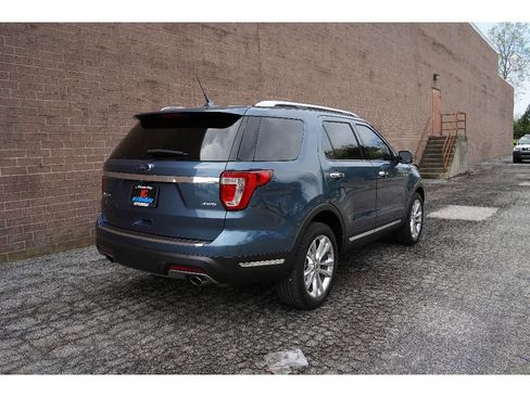 Used 2019 Ford Explorer Limited w/ Ford Safe & Smart Package image 7