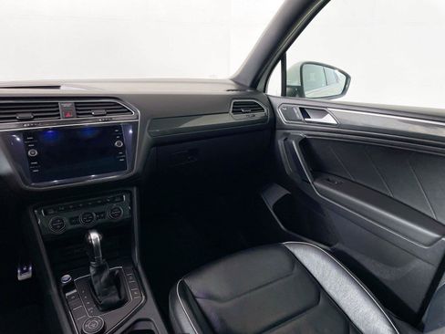 Used 2019 Volkswagen Tiguan SEL Premium R-Line AWD/4WD image 25