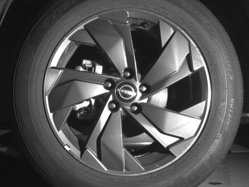 Used 2025 Nissan Rogue SV image 9