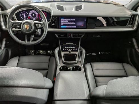 Certified 2025 Porsche Cayenne AWD/4WD image 21