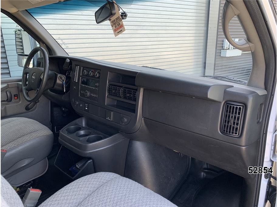 Used 2015 GMC Savana 3500 RWD image 27