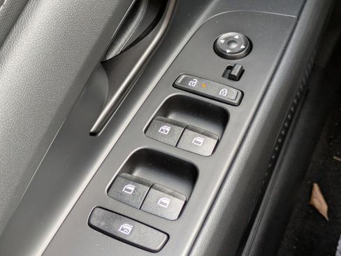 Certified 2025 Hyundai Elantra SEL FWD image 21