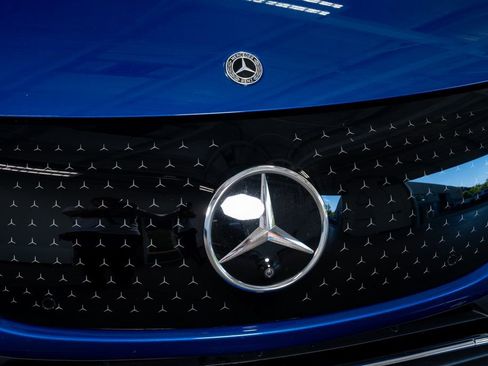 Used 2023 Mercedes-Benz EQE 350+ 4MATIC Sedan w/ Exclusive Trim Package image 5