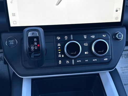 New 2026 Land Rover Defender 110 X-Dynamic SE image 28