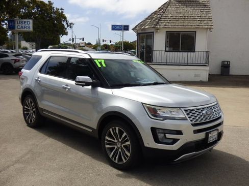 Used 2017 Ford Explorer Platinum AWD/4WD image 1