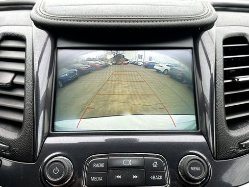 Used 2018 Chevrolet Impala LT image 16