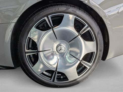 New 2026 Mercedes-Benz Maybach SL 680 image 10