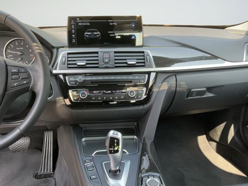 Used 2016 BMW 320i Sedan RWD image 23
