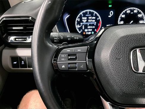 Used 2023 Honda Pilot EX-L image 23