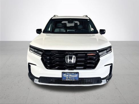 Used 2024 Honda Pilot TrailSport image 3