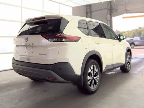 Used 2023 Nissan Rogue SV AWD/4WD image 3