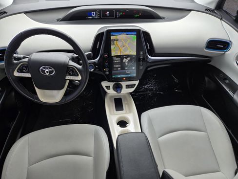 Used 2017 Toyota Prius Prime Advanced image 12