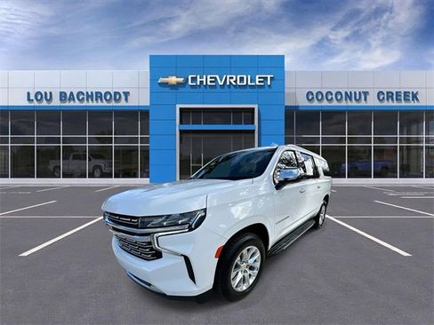 Used 2023 Chevrolet Suburban Premier image 4