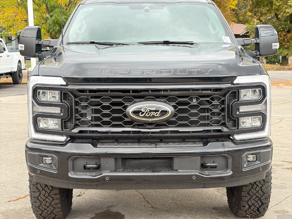 New 2026 Ford F350 Lariat w/ Tremor Off-Road Package AWD/4WD image 2