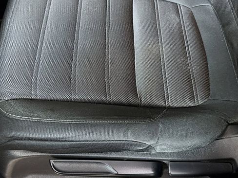 Used 2018 Honda CR-V LX image 19