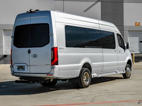 Used 2023 Mercedes-Benz Sprinter 3500 image 13