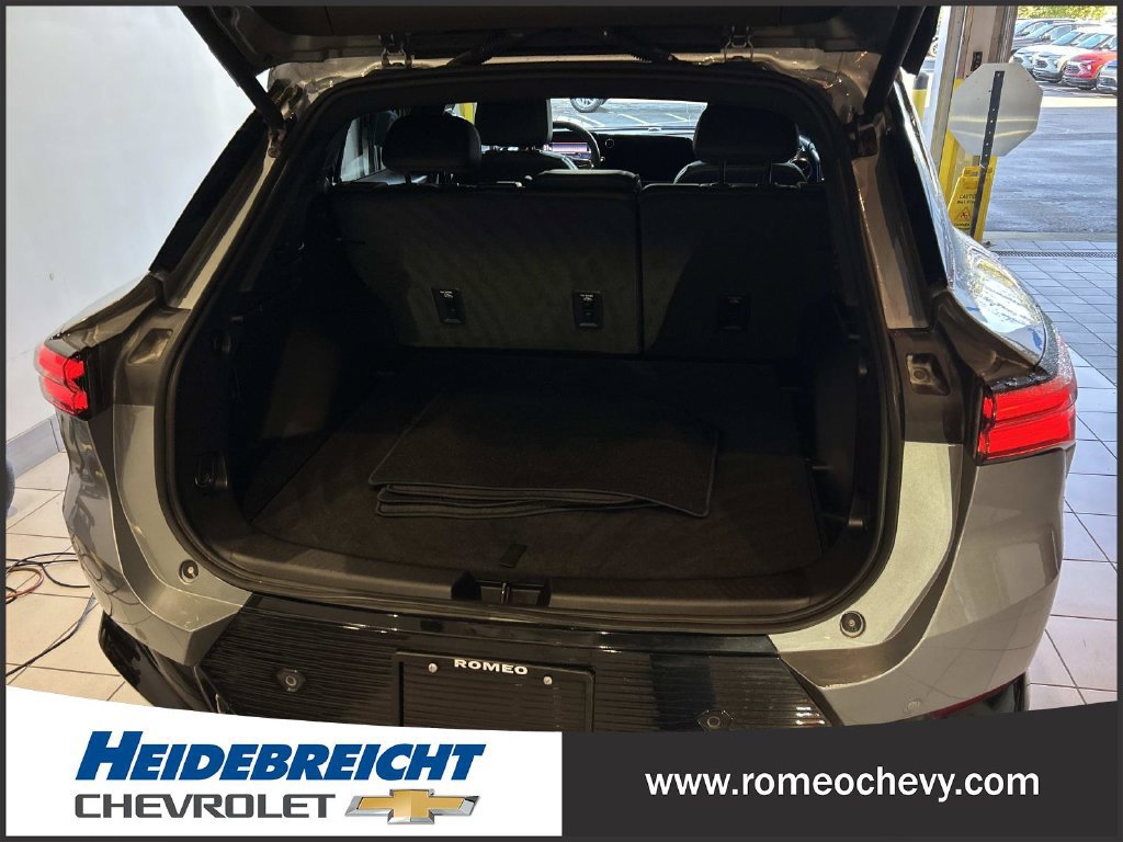 Used 2024 Chevrolet Equinox EV LT FWD image 15