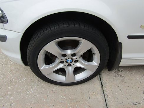 Used 2001 BMW 325i Sedan RWD image 13