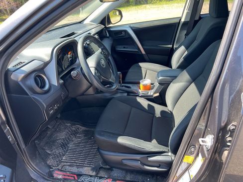 Used 2017 Toyota RAV4 LE w/ All Weather Liner Package AWD/4WD image 5