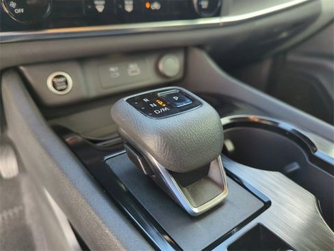 Certified 2021 Nissan Rogue S image 31