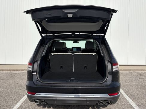 New 2026 Lincoln Aviator AWD image 15