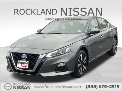 Used 2021 Nissan Altima 2.5 SV w/ SV Premium Package