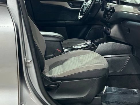 Used 2022 Ford Escape SE w/ Cold Weather Package FWD image 45