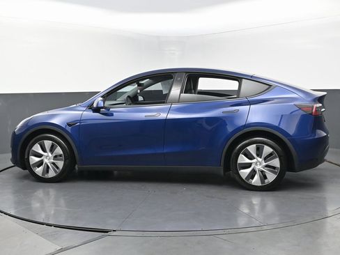 Used 2021 Tesla Model Y Long Range image 7