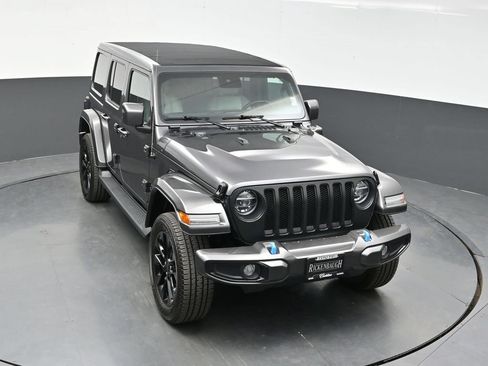 Used 2021 Jeep Wrangler Unlimited Sahara AWD/4WD image 30