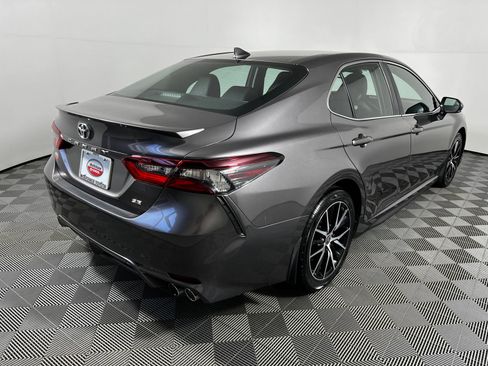 Certified 2022 Toyota Camry SE w/ Convenience Package FWD image 5