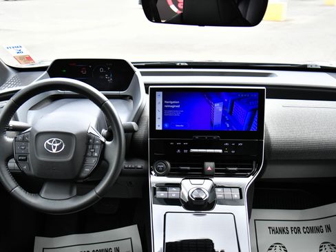 Used 2023 Toyota bZ4X FWD image 37
