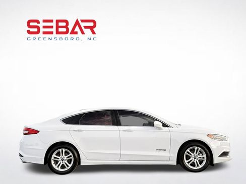 Used 2018 Ford Fusion SE w/ Equipment Group 602A FWD image 5