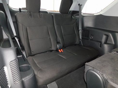 Used 2023 Ford Explorer XLT image 32