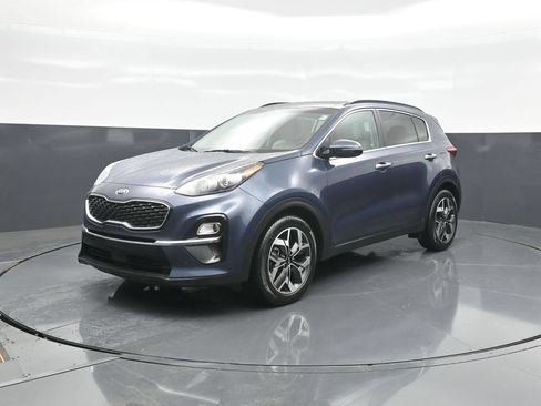 Used 2021 Kia Sportage EX w/ EX Technology Package FWD image 3