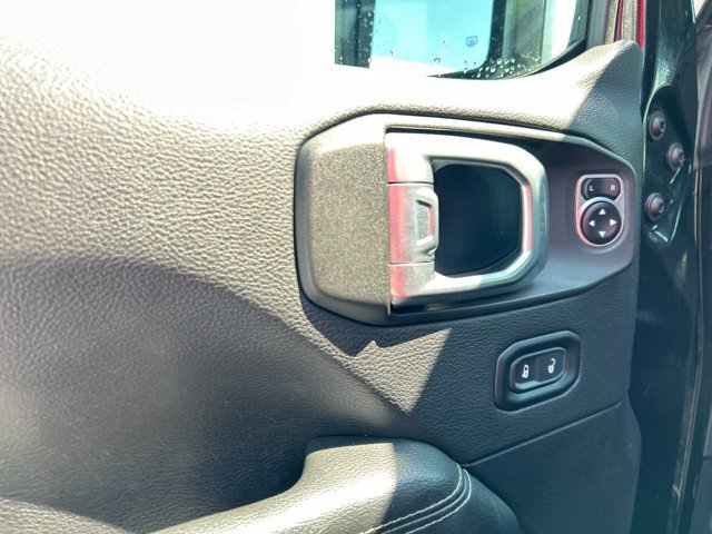 Used 2020 Jeep Wrangler Unlimited Sahara AWD/4WD image 27