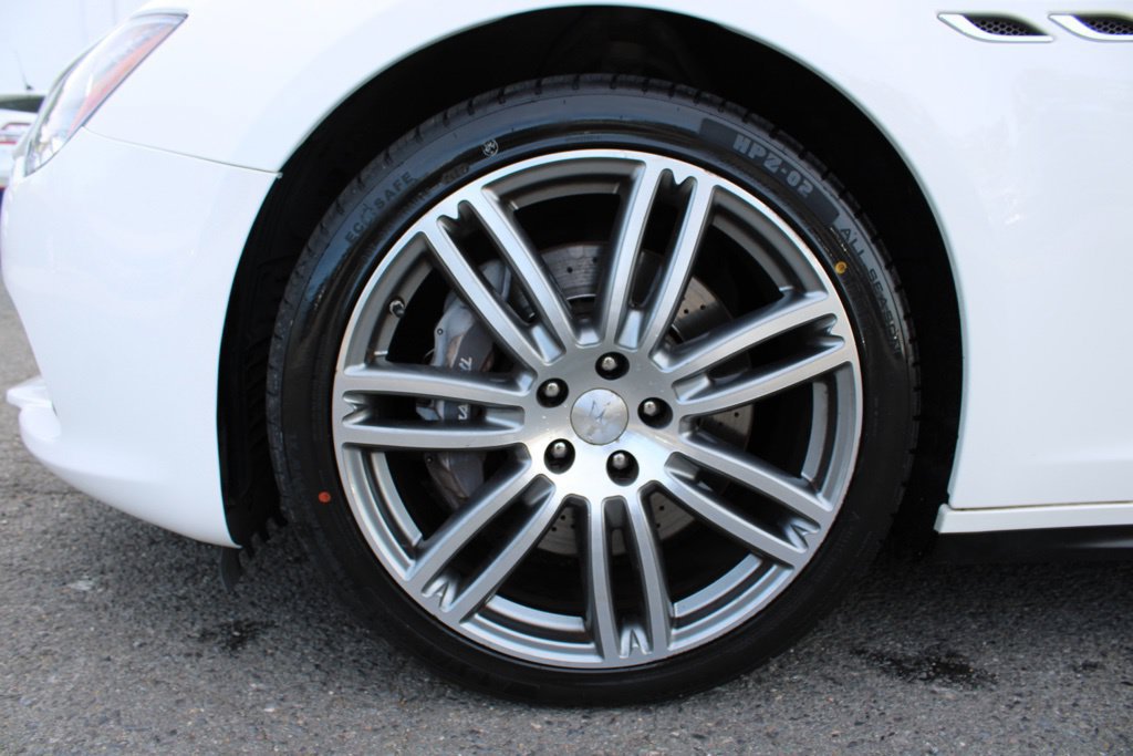 Used 2015 Maserati Ghibli RWD image 25