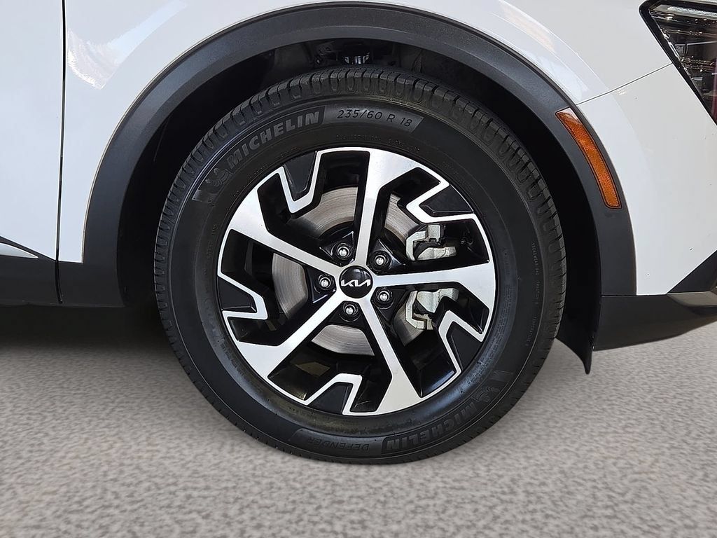 Used 2024 Kia Sportage EX FWD image 8