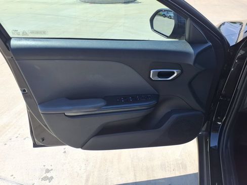 Used 2025 Kia K4 FWD image 13