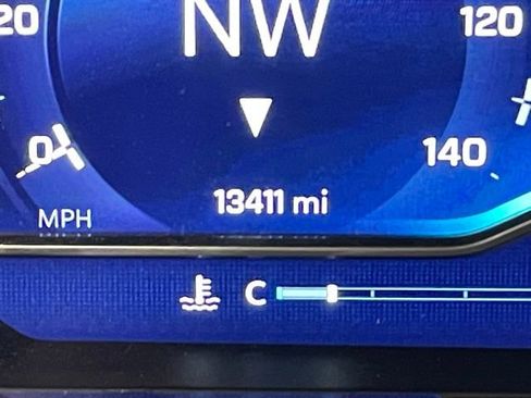 Used 2023 Chevrolet Silverado 1500 LT image 2