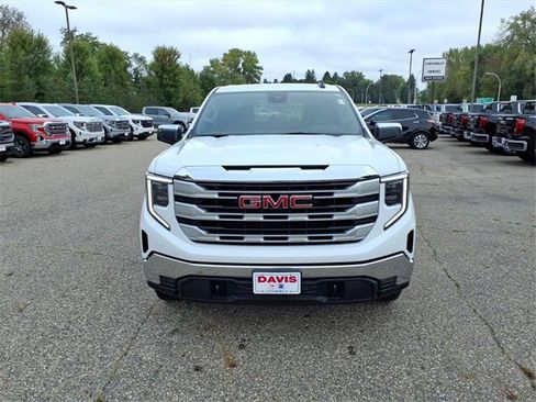 Used 2024 GMC Sierra 1500 SLE image 9