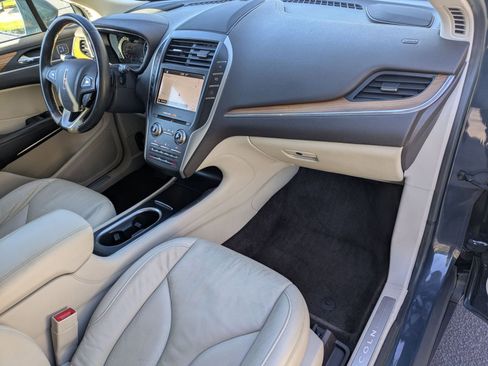 Used 2019 Lincoln MKC Select w/ Select Plus Package image 27