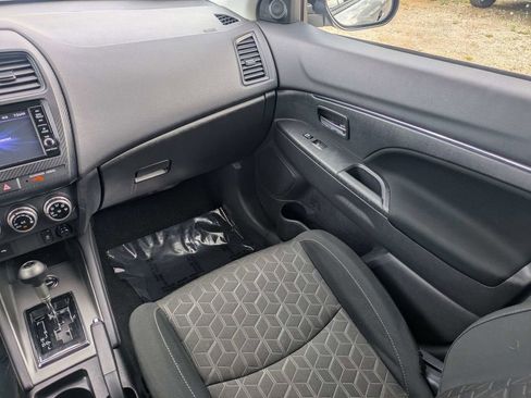 Used 2024 Mitsubishi Outlander Sport ES AWD/4WD image 16