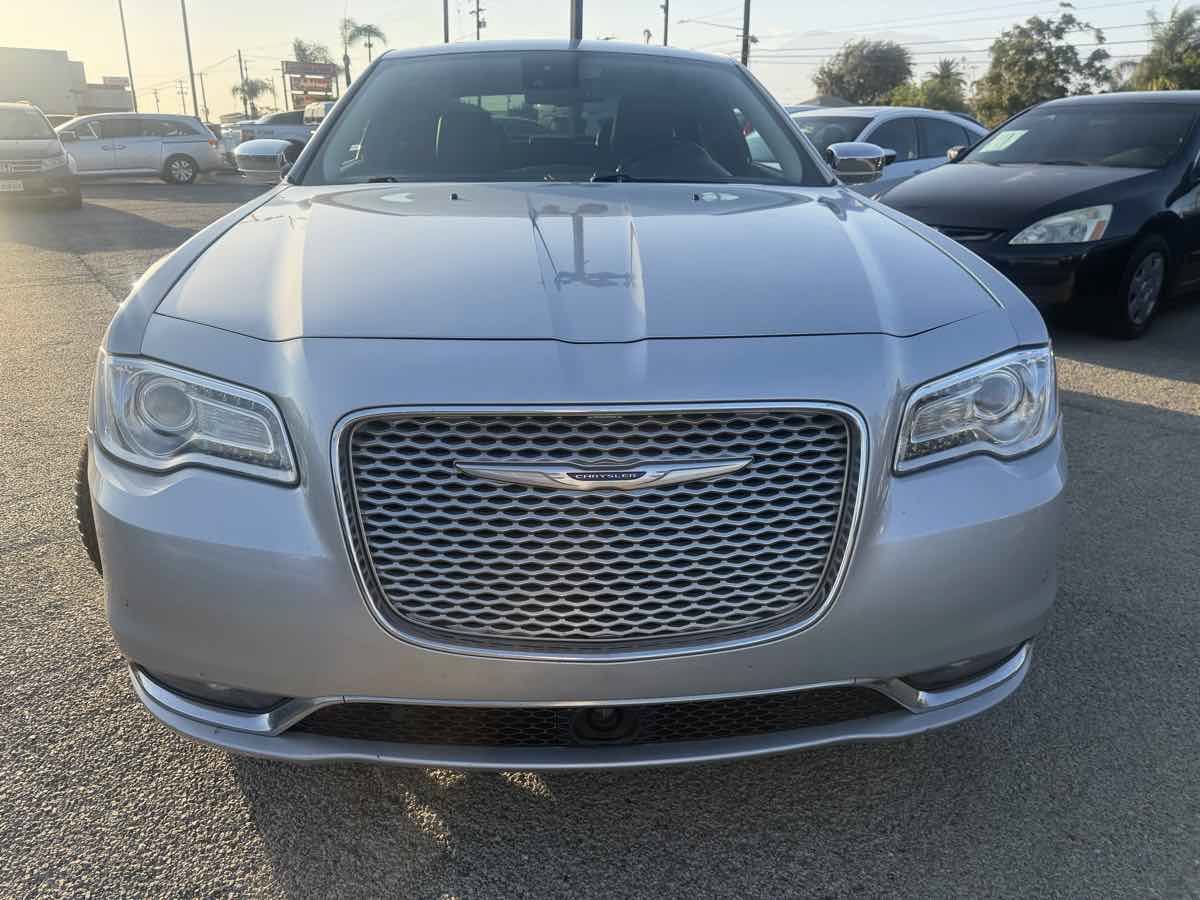 Used 2019 Chrysler 300 Limited w/ Safetytec Plus Group RWD image 15