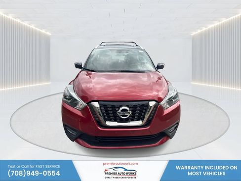 Used 2018 Nissan Kicks SR w/ Exterior Package FWD image 2