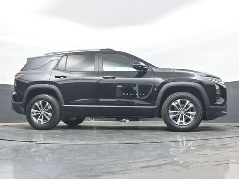 Used 2025 Chevrolet Equinox LT w/ Convenience Package II image 20