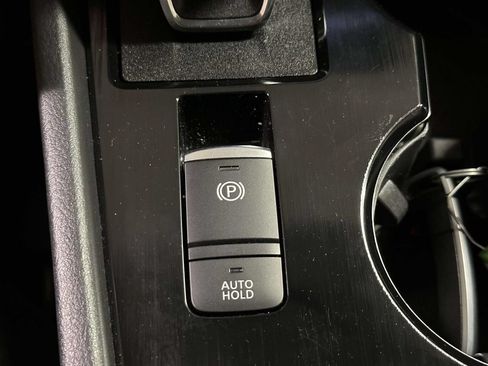 Used 2023 Nissan Rogue S AWD/4WD image 26