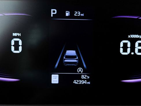 Certified 2025 Kia Sportage LX FWD image 35