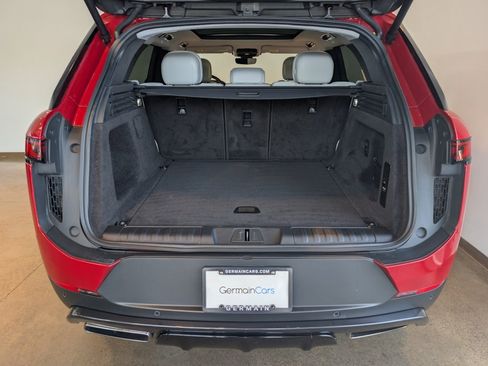 Used 2024 Land Rover Range Rover Sport SE image 5