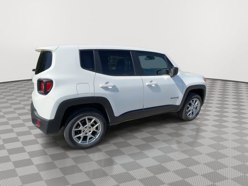 Used 2023 Jeep Renegade Latitude AWD/4WD image 8