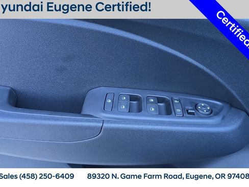 Used 2025 Hyundai Venue SE FWD image 13